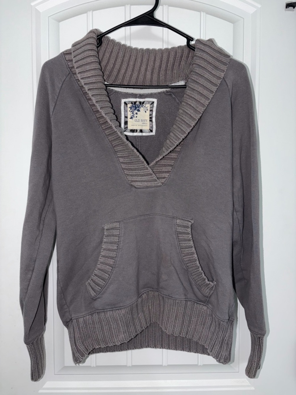 Old Navy Gray Collar Pullover Hoodie